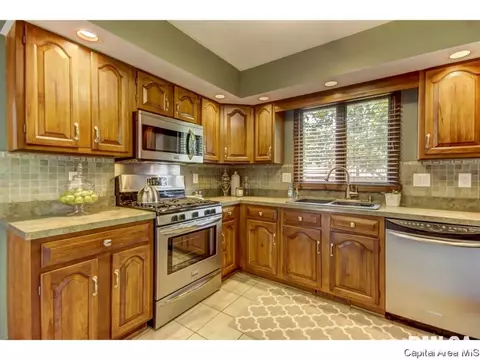 425 Yeoman Dr, Springfield, IL 62704 photo 4
