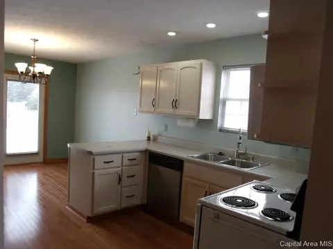 2833 Cronin, Springfield, IL 62711 photo 4