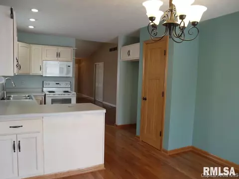 2833 Cronin, Springfield, IL 62711 photo 5