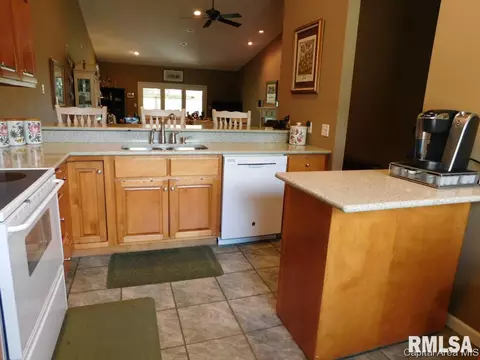 6714 Preston Dr, Springfield, IL 62711 photo 9