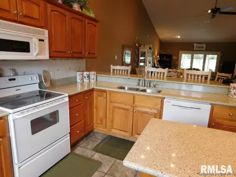 6714 Preston Dr, Springfield, IL 62711 photo 7
