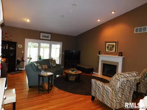 6714 Preston Dr, Springfield, IL 62711 photo 3