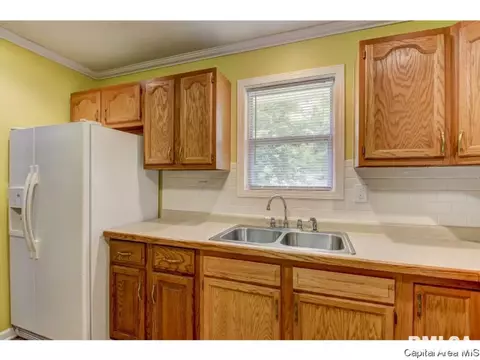 2000 E Converse St, Springfield, IL 62702 photo 7