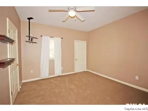 2027 N 19th, Springfield, IL 62702 photo 5