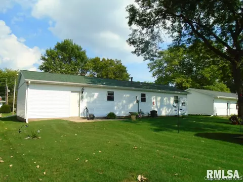 208 Cherry St, Abingdon, IL 61410 photo 4