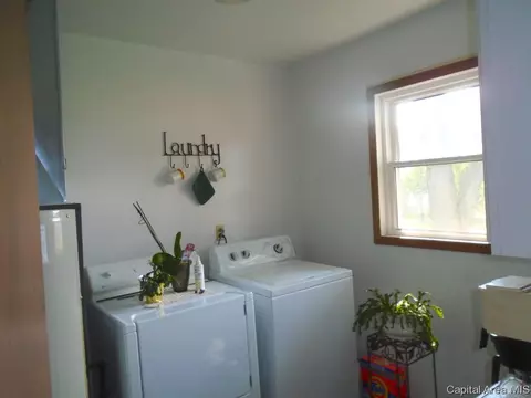 208 Cherry St, Abingdon, IL 61410 photo 17