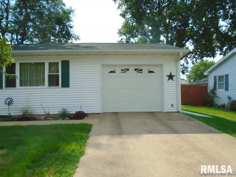 208 Cherry St, Abingdon, IL 61410 photo 3
