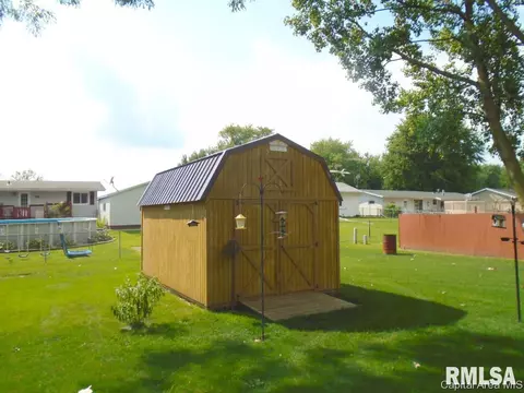 208 Cherry St, Abingdon, IL 61410 photo 6