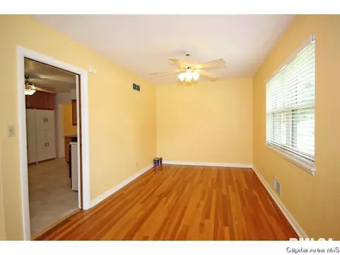2152 S Walnut, Springfield, IL 62704 photo 9