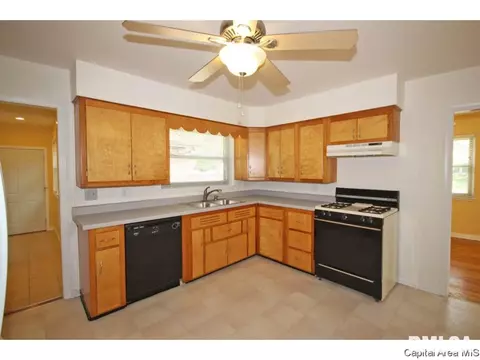 2152 S Walnut, Springfield, IL 62704 photo 13