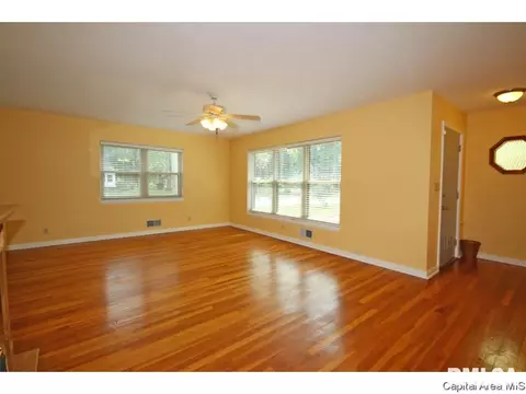 2152 S Walnut, Springfield, IL 62704 photo 8