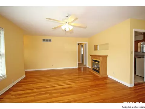 2152 S Walnut, Springfield, IL 62704 photo 4