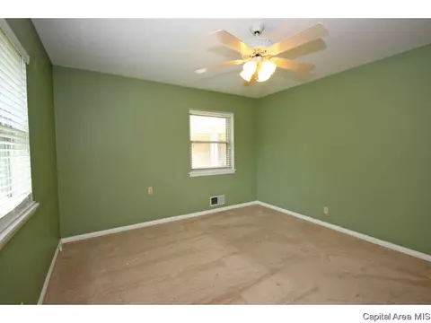 2152 S Walnut, Springfield, IL 62704 photo 17