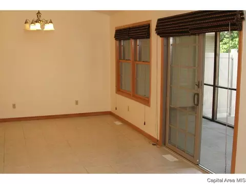 7101 Preston Dr, Springfield, IL 62711 photo 6