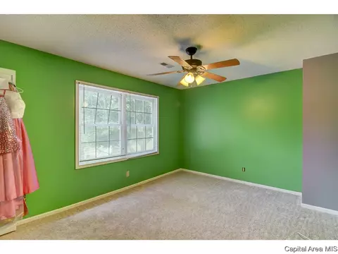 2 White Oak Rd, Springfield, IL 62711 photo 4