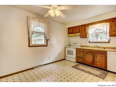 3029 Selkirk Rd, Springfield, IL 62702 photo 13