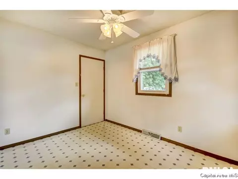 3029 Selkirk Rd, Springfield, IL 62702 photo 8