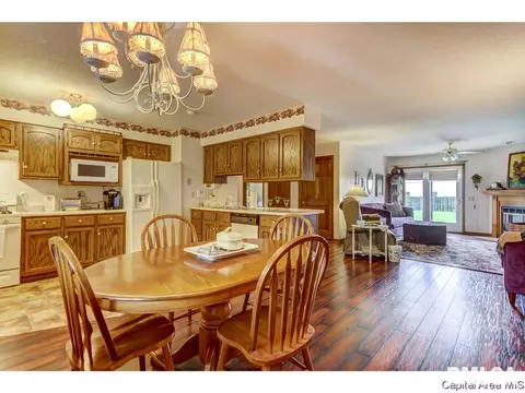 3050 Cascade Dr, Springfield, IL 62704 photo 3