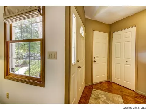 2000 Clara Mae Ct, Springfield, IL 62711 photo 3