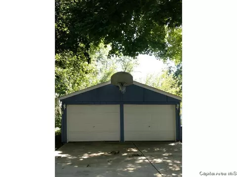 2612 Bennington Dr, Springfield, IL 62704 photo 2