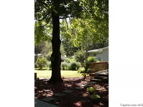 2612 Bennington Dr, Springfield, IL 62704 photo 4