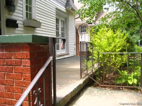 1833 S Lowell, Springfield, IL 62704 photo 2