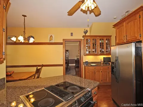 901 Williams Blvd, Springfield, IL 62704 photo 8