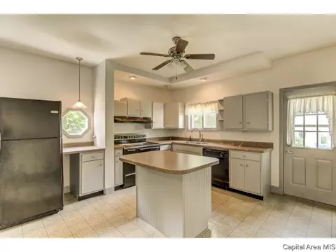 331 S Douglas Ave, Springfield, IL 62704 photo 11