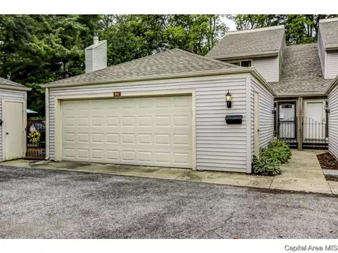 80 Country Pl, Springfield, IL 62703 photo 1