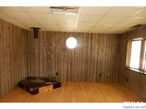 1313 E Spruce St, Springfield, IL 62703 photo 2