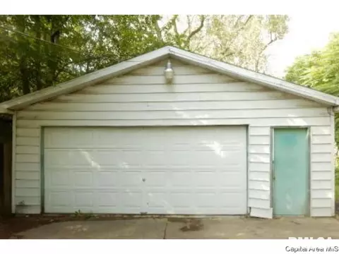 1313 E Spruce St, Springfield, IL 62703 photo 4