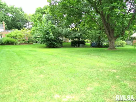 2305 S Bates, Springfield, IL 62704 photo 18