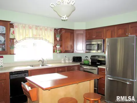 2305 S Bates, Springfield, IL 62704 photo 9