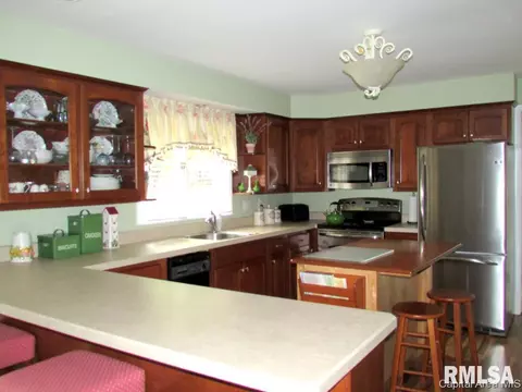 2305 S Bates, Springfield, IL 62704 photo 8