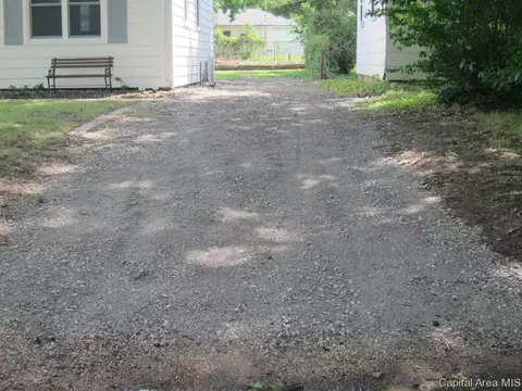 1108 Johnson Ln, Springfield, IL 62702 photo 3