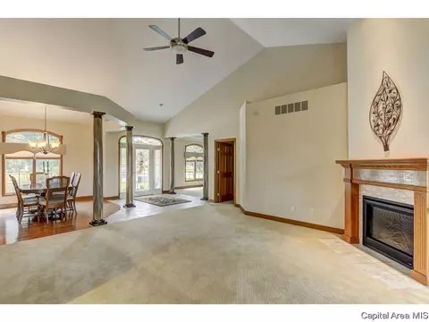 3613 Sundance, Springfield, IL 62711 photo 2
