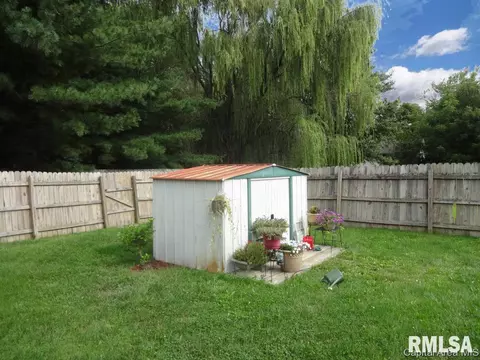 229 Walnut Valley Dr, Springfield, IL 62707 photo 4