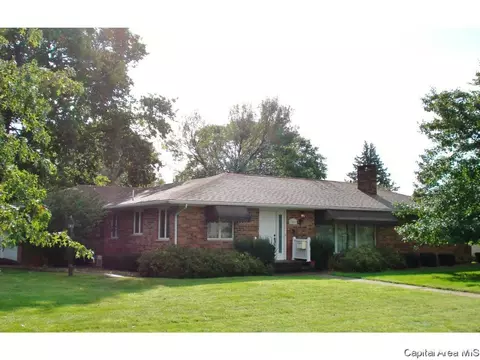 309 S Center St, Oneida, IL 61467 photo 1