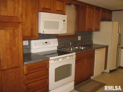 2802 S 11th, Springfield, IL 62703 photo 2