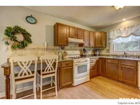 67 Walnut Valley Dr, Springfield, IL 62707 photo 3