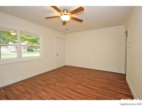 2237 Converse St, Springfield, IL 62702 photo 4