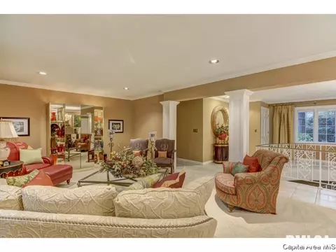 3133 Lochridge Ln, Springfield, IL 62704 photo 4