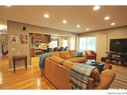 1301 Merion Dr, Springfield, IL 62704 photo 6
