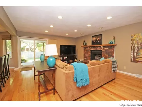 1301 Merion Dr, Springfield, IL 62704 photo 5