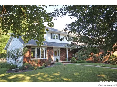 1301 Merion Dr, Springfield, IL 62704 photo 2