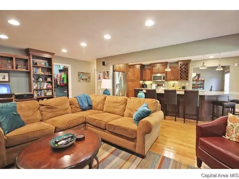 1301 Merion Dr, Springfield, IL 62704 photo 4