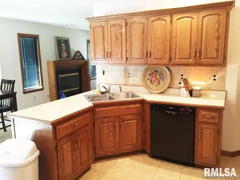4016 Eagle Wing Rd, Springfield, IL 62711 photo 5