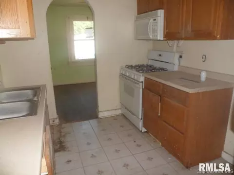 3200 S 3rd St, Springfield, IL 62703 photo 7