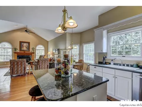 2304 Peppermill Pointe Ct, Springfield, IL 62712 photo 9
