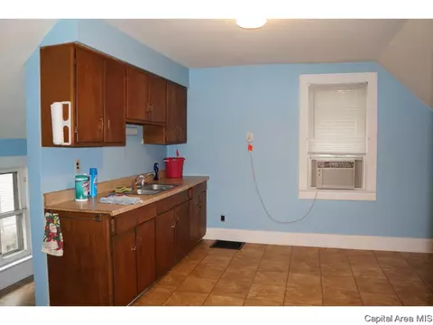 619 W Washington St, Springfield, IL 62702 photo 7